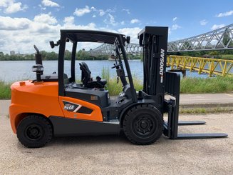 Chariot élévateur diesel Doosan D50CS-9 - 10