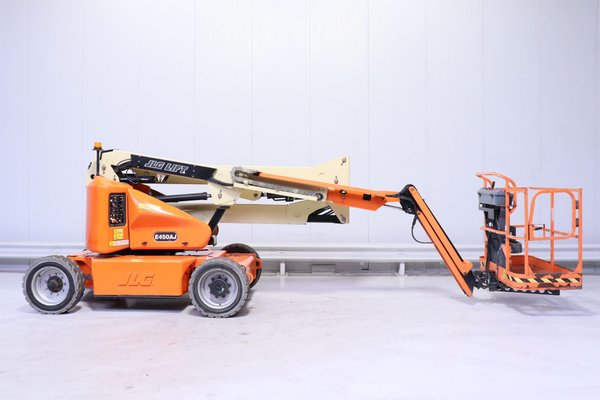 Nacelle articulée JLG E450AJ