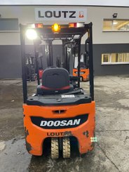Chariot élévateur électrique Doosan B18T-7 - 3