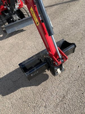 Mini pelle Yanmar SV08