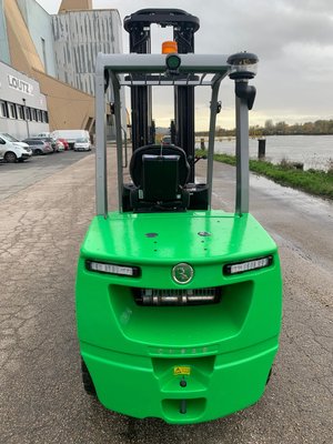 Chariot élévateur diesel CESAB M335DV