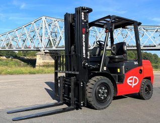 Chariot élévateur diesel EP Equipment CPCD30T8 - 2