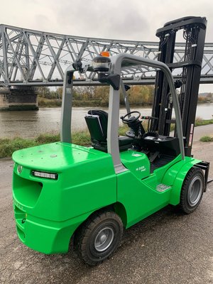 Chariot élévateur diesel CESAB M335DV