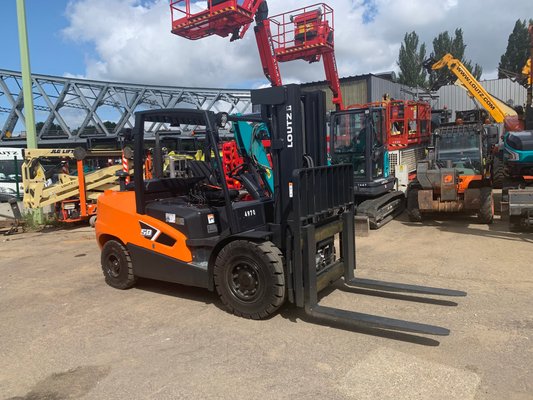 Chariot élévateur diesel Doosan D50C-9