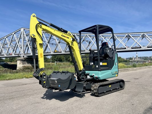 Mini pelle sur chenilles Ammann AMX24-2