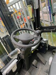 Chariot élévateur diesel Clark GTS25D - 13