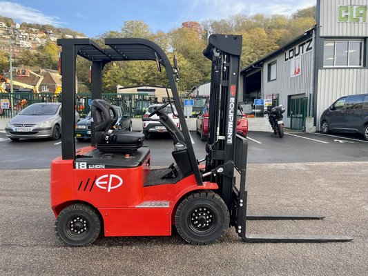 Chariot élévateur électrique EP Equipment EFL181
