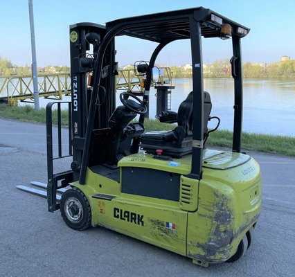 Chariot élévateur électrique Clark GTX18