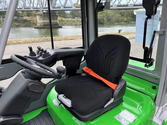 Chariot élévateur diesel CESAB CESAB M330H DV