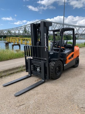 Chariot élévateur diesel Doosan D50CS-9