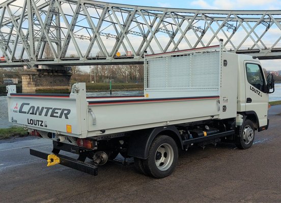 Camion benne Mitsubishi FUSO Canter