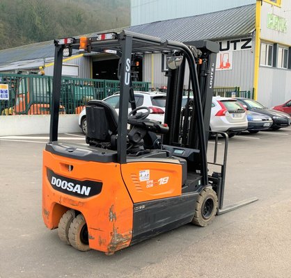 Chariot élévateur électrique Doosan B18T-7