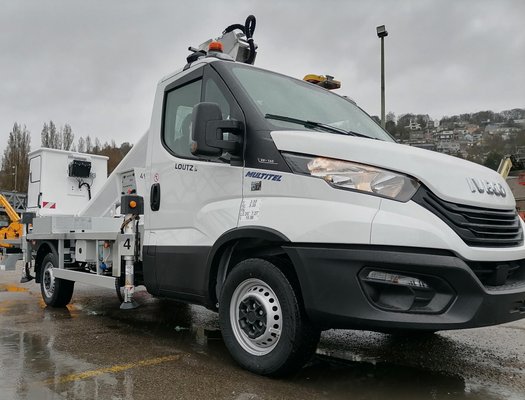 Nacelle sur camion Multitel MT204EX