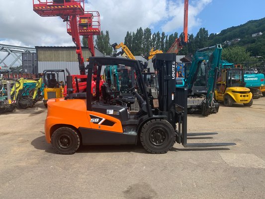 Chariot élévateur diesel Doosan D50C-9