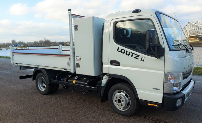 Camion benne Mitsubishi FUSO Canter