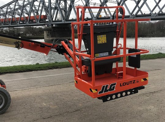 Nacelle articulée JLG E300AJP