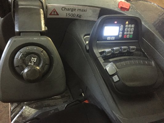 Chariot à mât rétractable BT RRE160