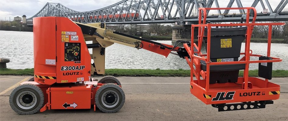 Nacelle articulée JLG E300AJP