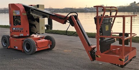 Nacelle articulée JLG E300AJ - 2
