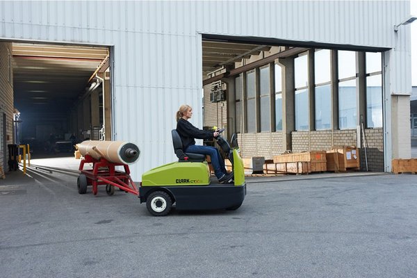 Tracteur industriel Clark CTX 70