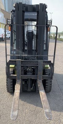 Chariot élévateur diesel Clark GTS25D