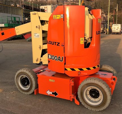 Nacelle articulée JLG E300AJ